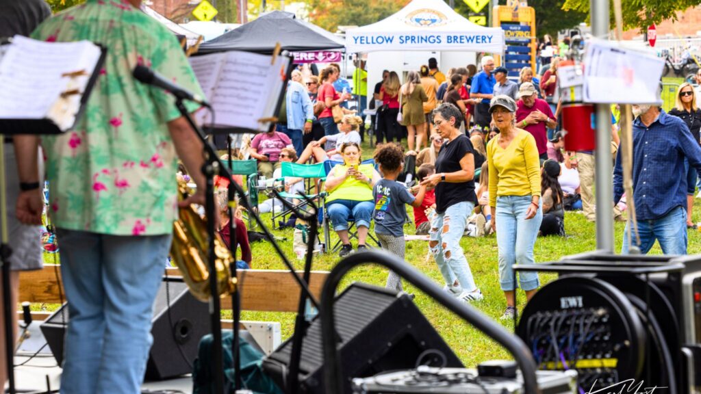 Art Stroll 6 Yellow Springs Street Fair Concert on the Lawn